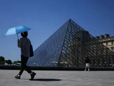 ​France records historic heat