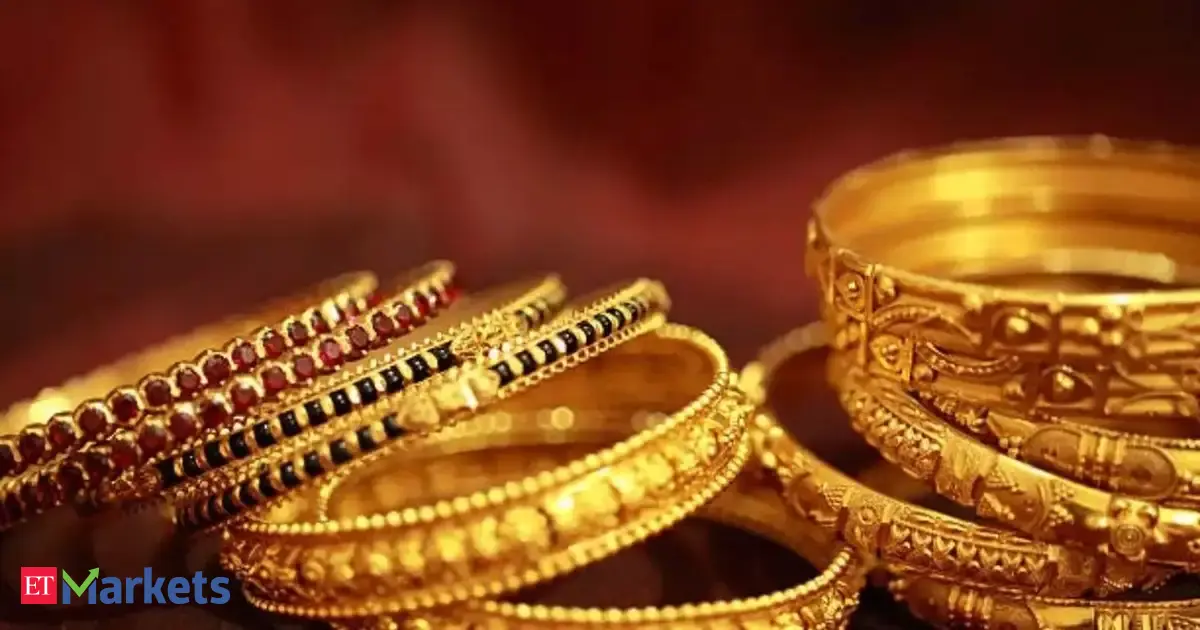 Gold futures sink to three-month low as dollar rally batters bullion