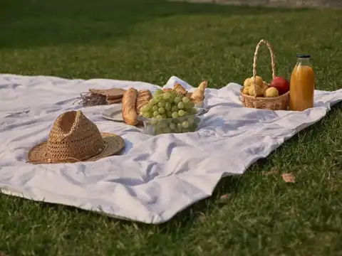 Create kids&rsquo; play mats or picnic sheets