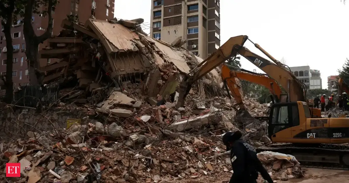 Venezuela earthquakes kill at least 235 