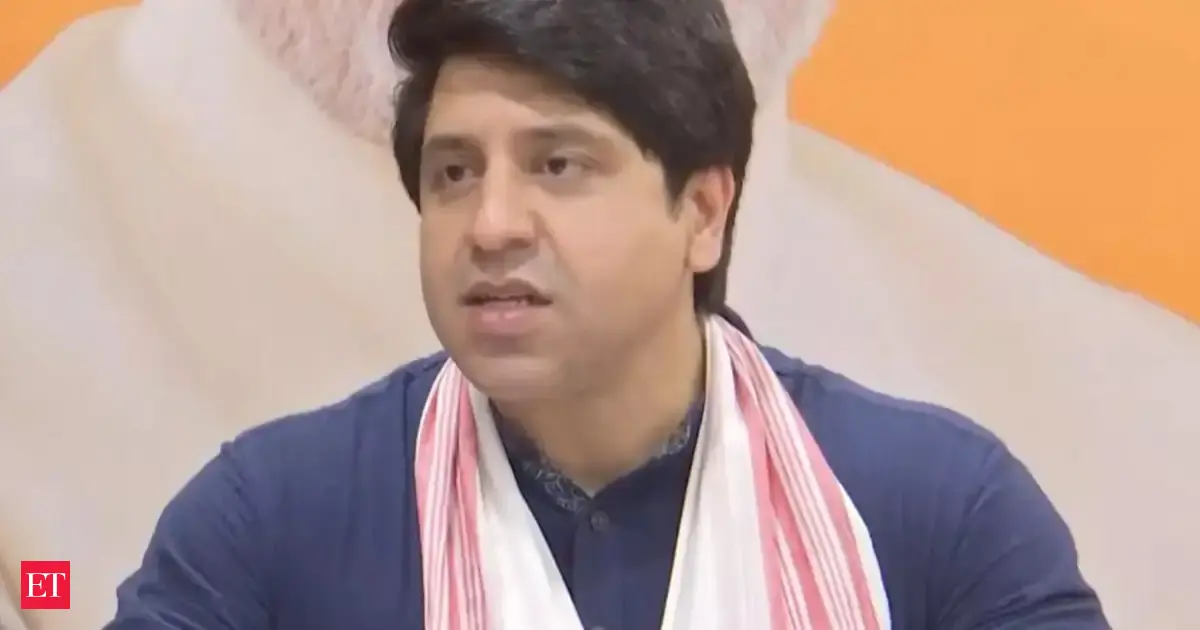 BJP targets Rahul Gandhi over foreign visits, says he is 'Leader of Paryatan'