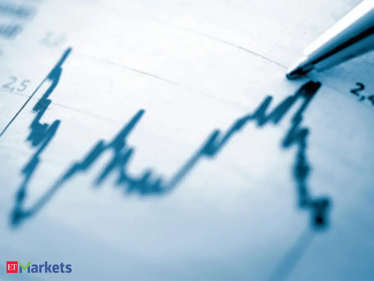 European shares slip as tech selloff bites, Zalando slides