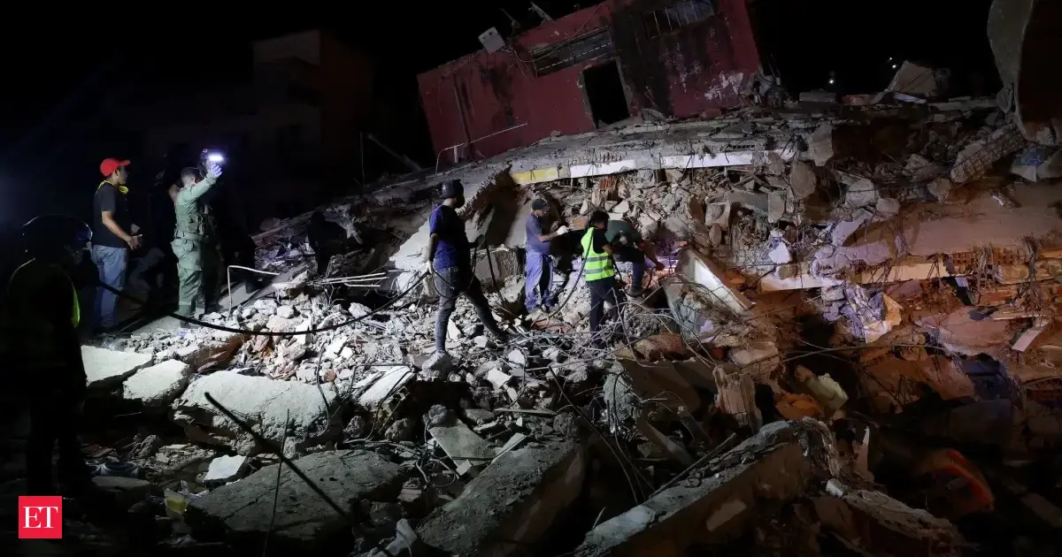 Venezuela earthquakes kill nearly 1,000 