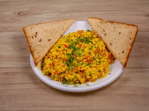 Paneer Bhurji With Whole Wheat Toast
