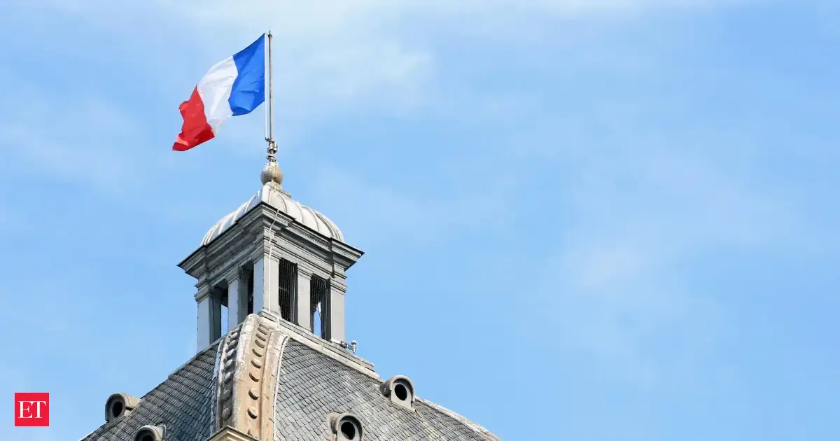 France sets presidential election dates