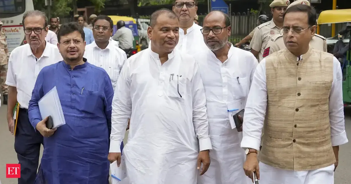https://img.etimg.com/thumb/msid-132163595,width-1200,height-630,imgsize-224734,overlay-economictimes/articleshow.jpg