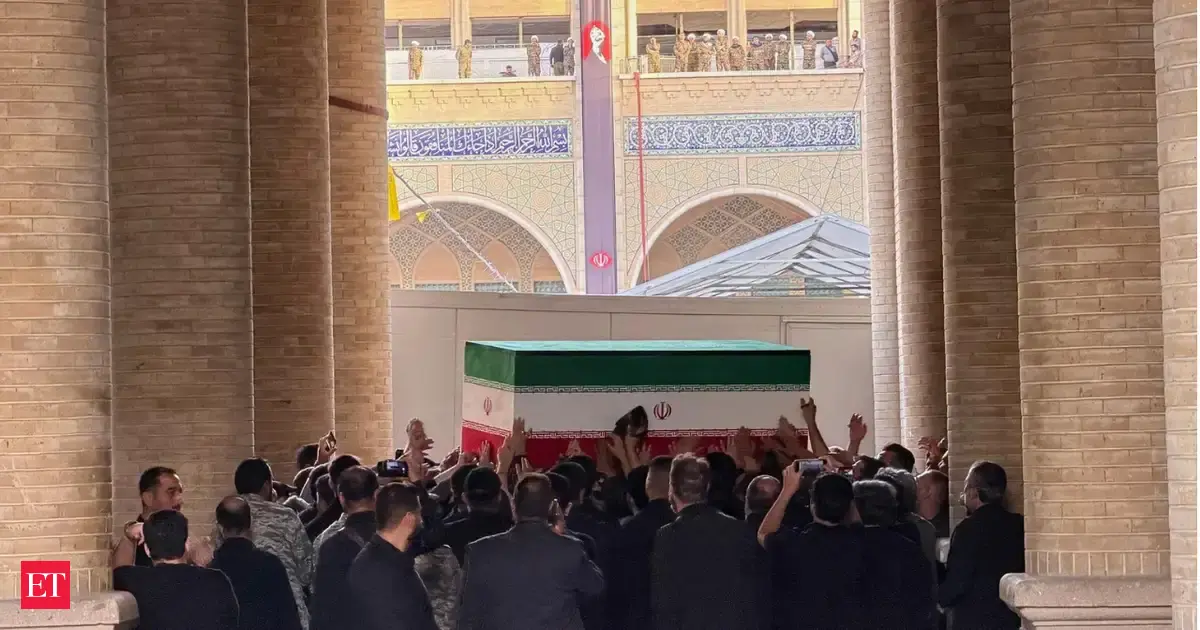 Iranians flock to Khamenei's funeral 