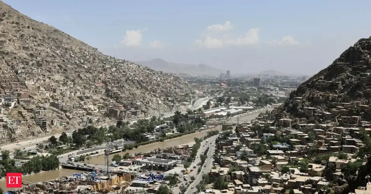 Hormuz, border wars choke Afghan auto trade 