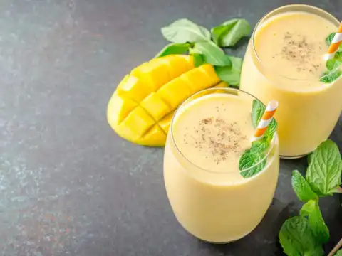 Mango Lassi Overnight Oats (Summer Special)