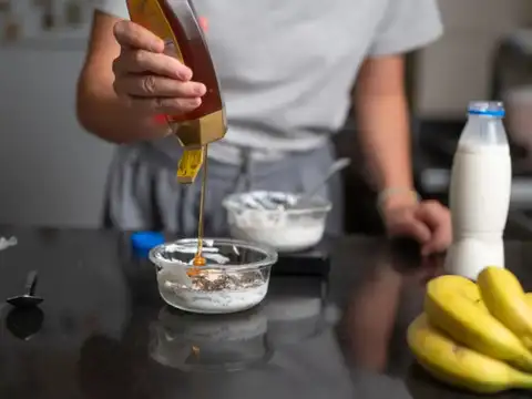 Classic Greek Yogurt and Honey