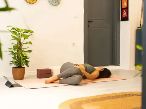 Supta Matsyendrasana (Supine Spinal Twist)