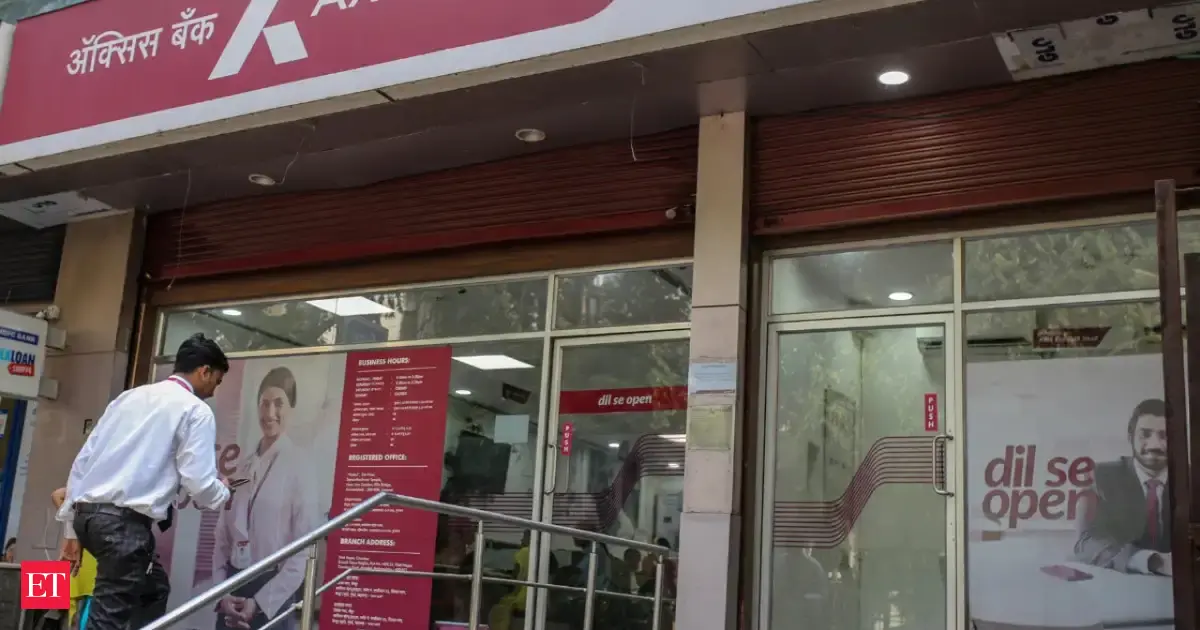 Indian banks slash short-term debt sales on cheaper forex funding