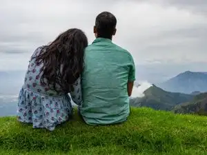 Can you really stay friends with your ex-girlfriends or ex-boyfriends? Psychologists explain when it works and when it holds you back