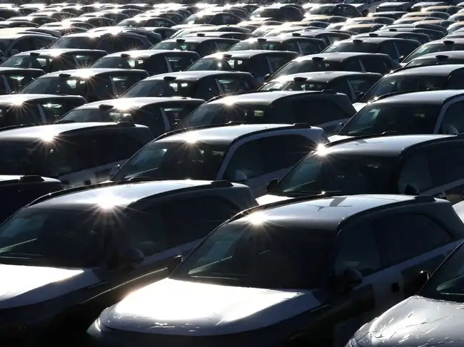 China's auto sales decline prompts manufacturers to boost overseas exports