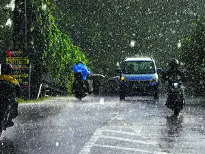 Red alert in five Kerala dists after heavy rain