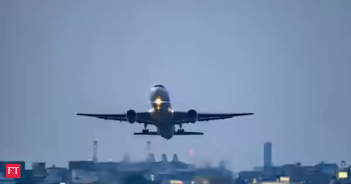Kolkata Airport Flight Status: Check latest updates as heavy rain disrupts air travel, SpiceJet issues delay advisory