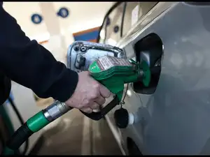 Middle East war: New Zealand mulls car restrictions if fuel supply stalls