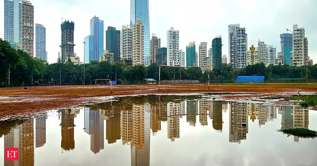 Housing Crisis Threatens Longevity and Wealth in Hong Kong
