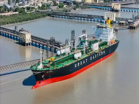 Hormuz risks keep crude prices volatile
