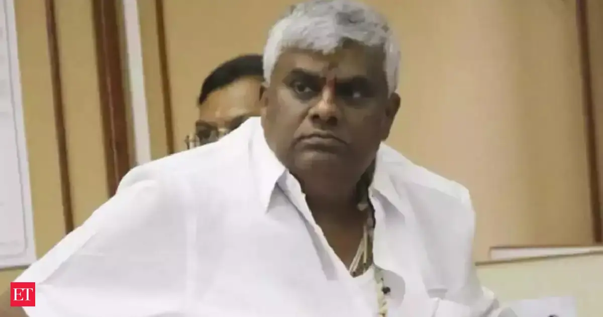 SC seeks HD Revanna's reply on Karnataka govt's plea against HC order dropping Section 354 charge
