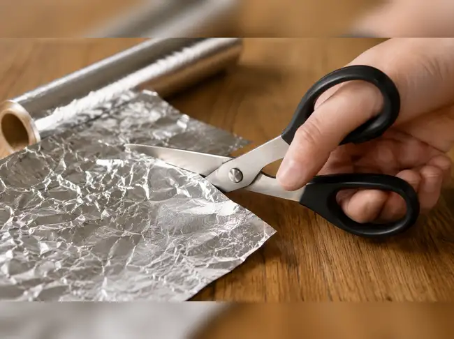 Before you replace dull scissors, try this simple aluminum foil method