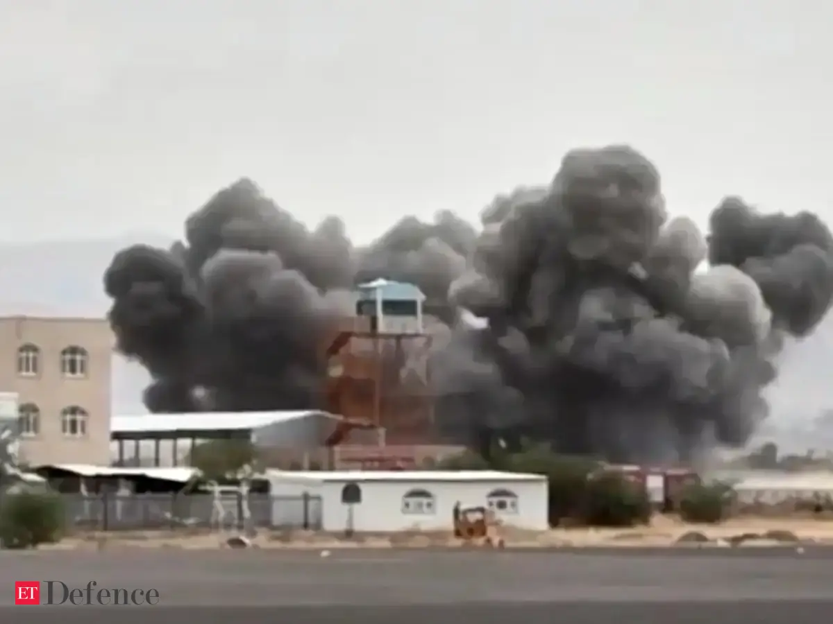 Military aircraft accompanying coverage of Saudi-Houthi and regional tensions
