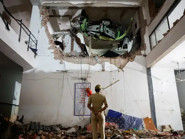 India's air accident investigators are finalizing their probe into last year's Air India crash