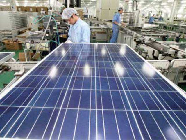 Obama administration imposes new tariffs on solar panels