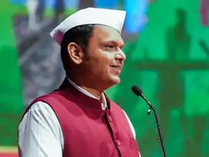 <div>Maharashtra govt to waive Rs 48,000 crore pending farm power dues: Fadnavis<br></div>