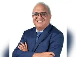 Samir Arora-backed Helios Mid Cap Fund adds Groww, 4 other stocks; hikes stake Paytm
