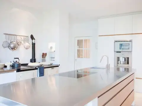 Stainless Steel: The Professional Kitchen Favourite