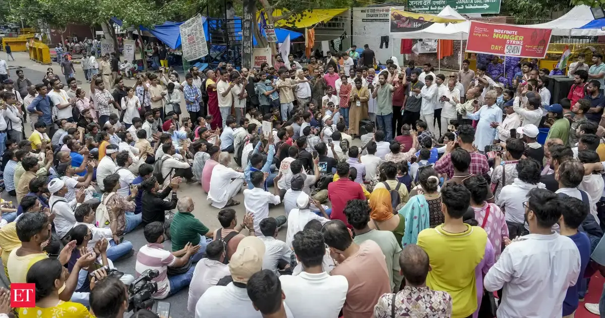 CJP's Jantar Mantar stage dismantled after Parliament march; protesters to stay put