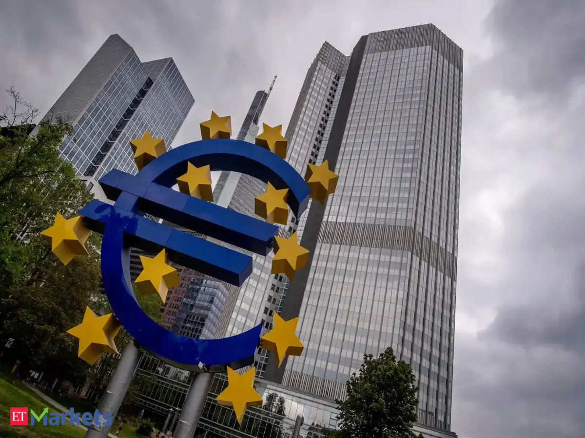 Global Market: Euro zone banks tighten credit standards amid geopolitical risks, ECB survey shows
