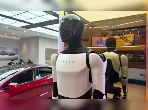 AI, Robotaxis and Optimus Take Centre Stage