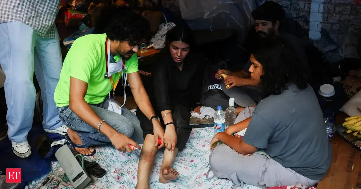 With stethoscopes and first-aid kits, volunteer doctors stand by protesters at Jantar Mantar