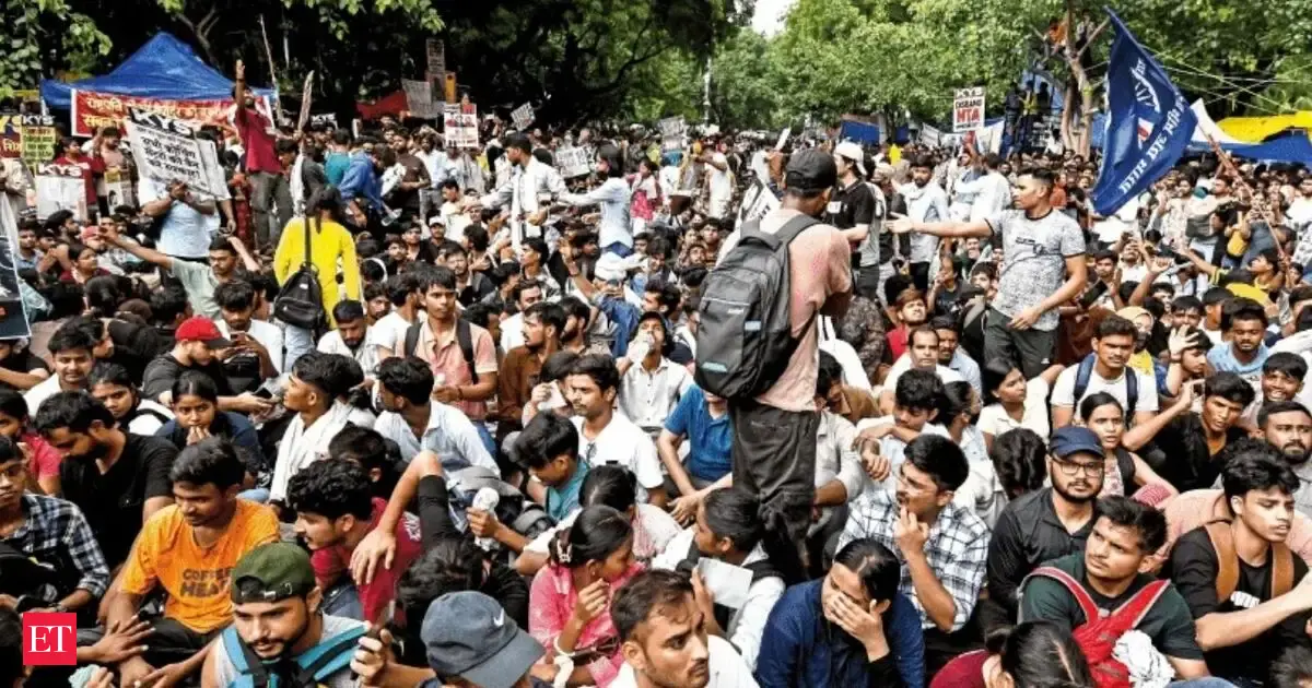 Fresh wave of protesters swells Jantar Mantar after 'Chalo Sansad' march