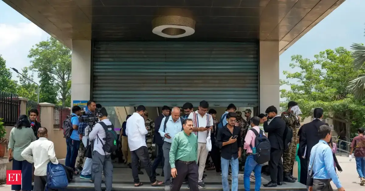https://img.etimg.com/thumb/msid-132575382,width-1200,height-630,imgsize-212176,overlay-economictimes/articleshow.jpg