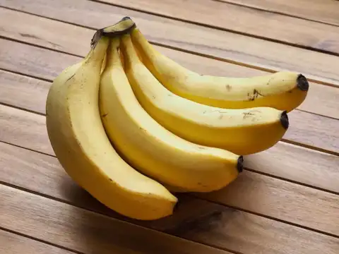 It Stops Nearby Fruits From Ripening Faster Too