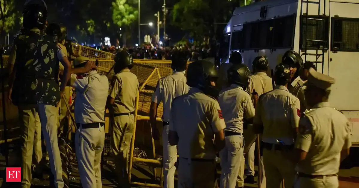 Delhi Police refute claims of firing and stone-pelting during Jantar Mantar protest