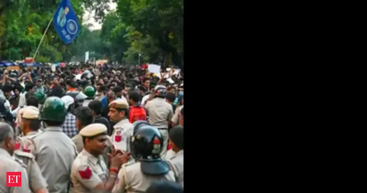 LoP Rahul Gandhi slams Delhi University over its 'stay away from Jantar Mantar warning' to students