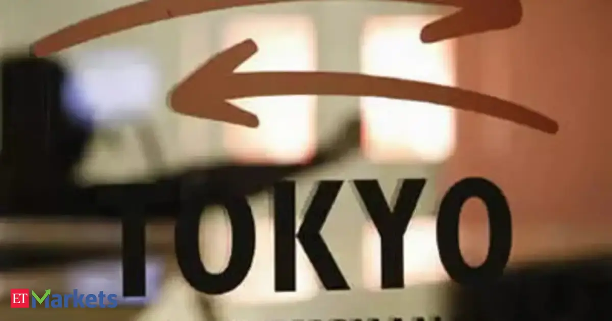Japans Nikkei trades sideways as investors await earnings