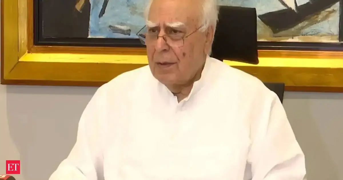 SC agrees to hear Kapil Sibal's plea on anti-defection law merger clause