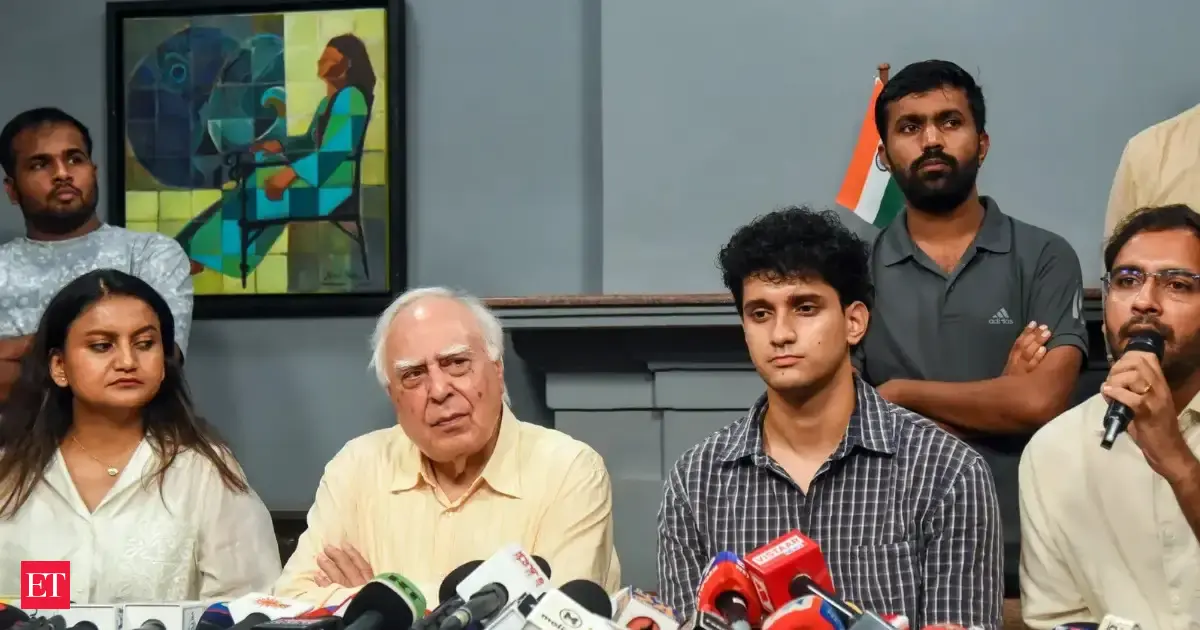 Kapil Sibal donates Rs 1 crore to CJP for students booked over protests