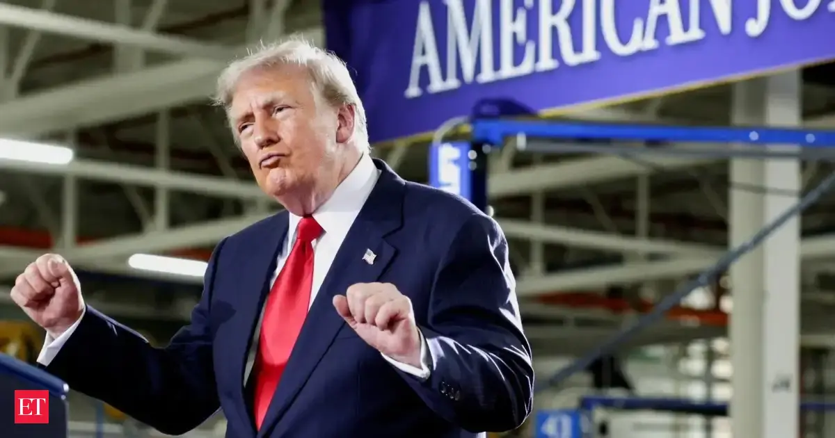 Trump defends tariffs during Michigan stop 