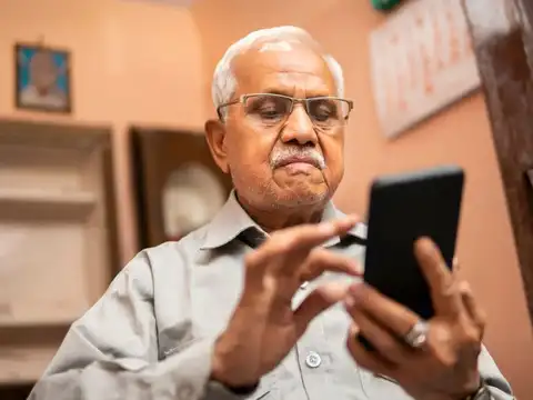 How to check EPF balance through a missed call