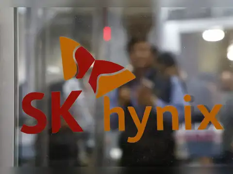 ASML and SK Hynix Join Semiconductor Slide