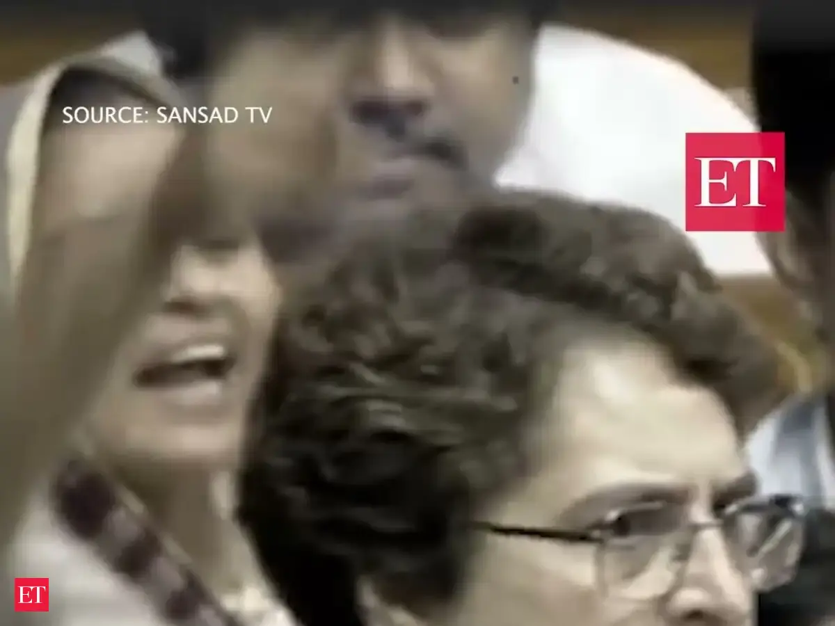 Kisne Order Diya…PM Ne…HM Ne? Priyanka Gandhi raises questions over police action against students