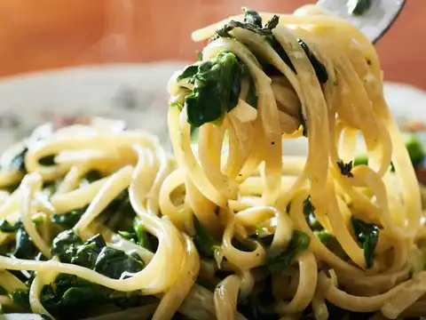 Spinach Enriched Pasta With Cottage Cheese And Herbs