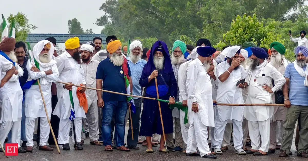 Trade unions, farmers to hold rail roko, rasta roko protests on Aug 10 against 'pro-corporate policies'