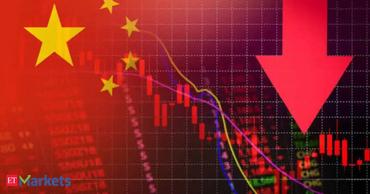 Stock market chart with red downward arrows and a computer chip icon, representing an AI tech stock selloff in China and Hong Kong.